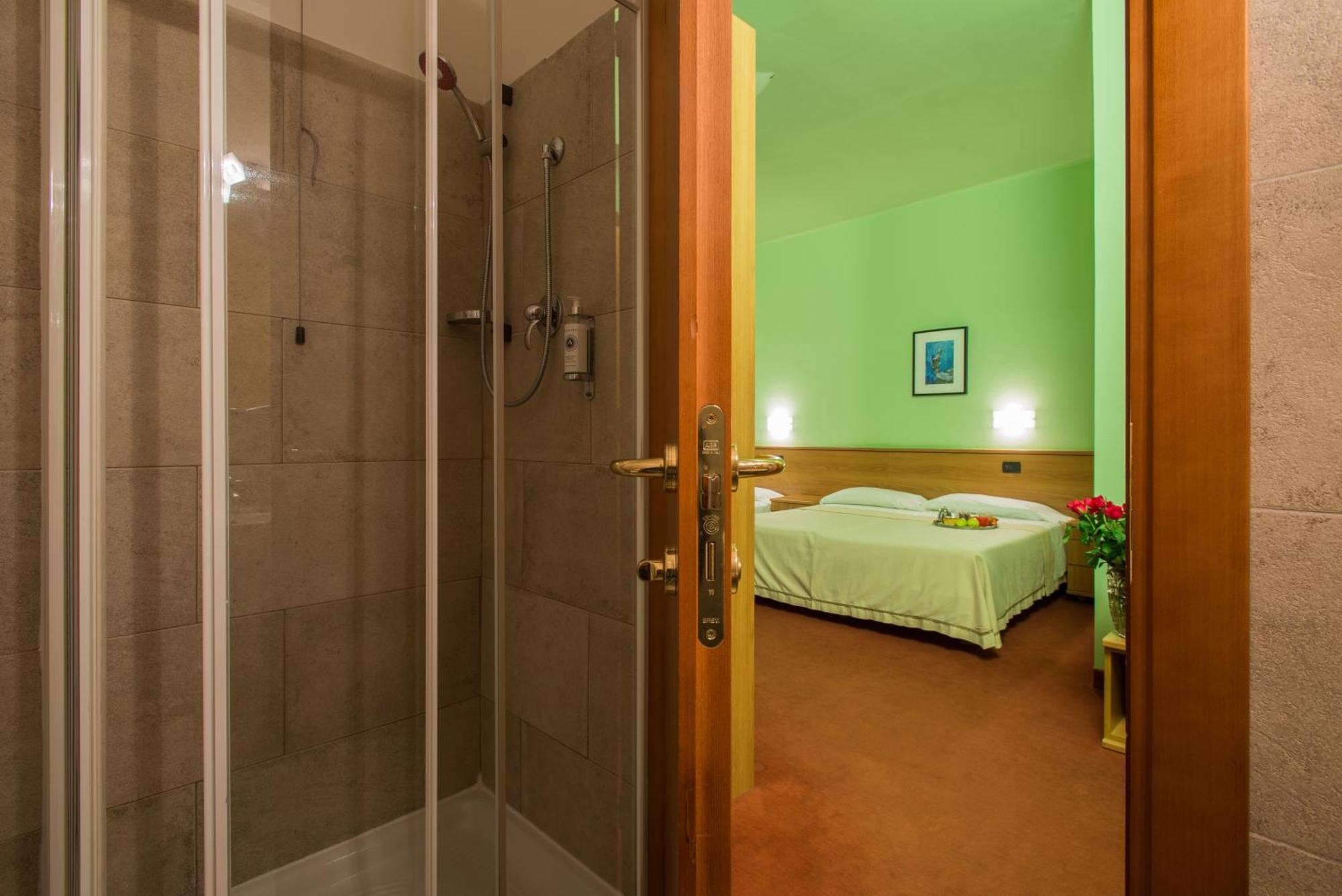 Hotel Lux Alessandria Exterior foto
