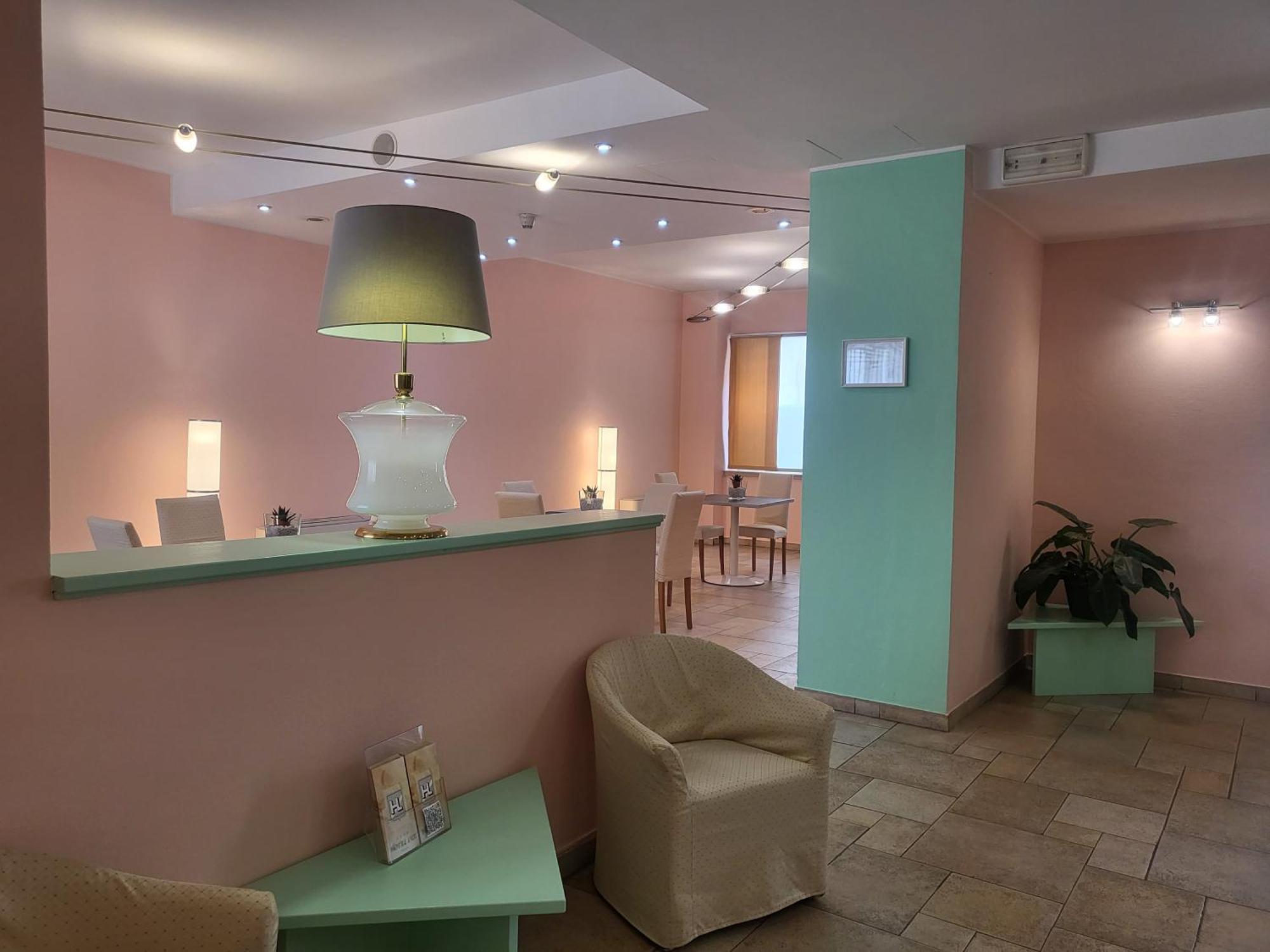Hotel Lux Alessandria Exterior foto