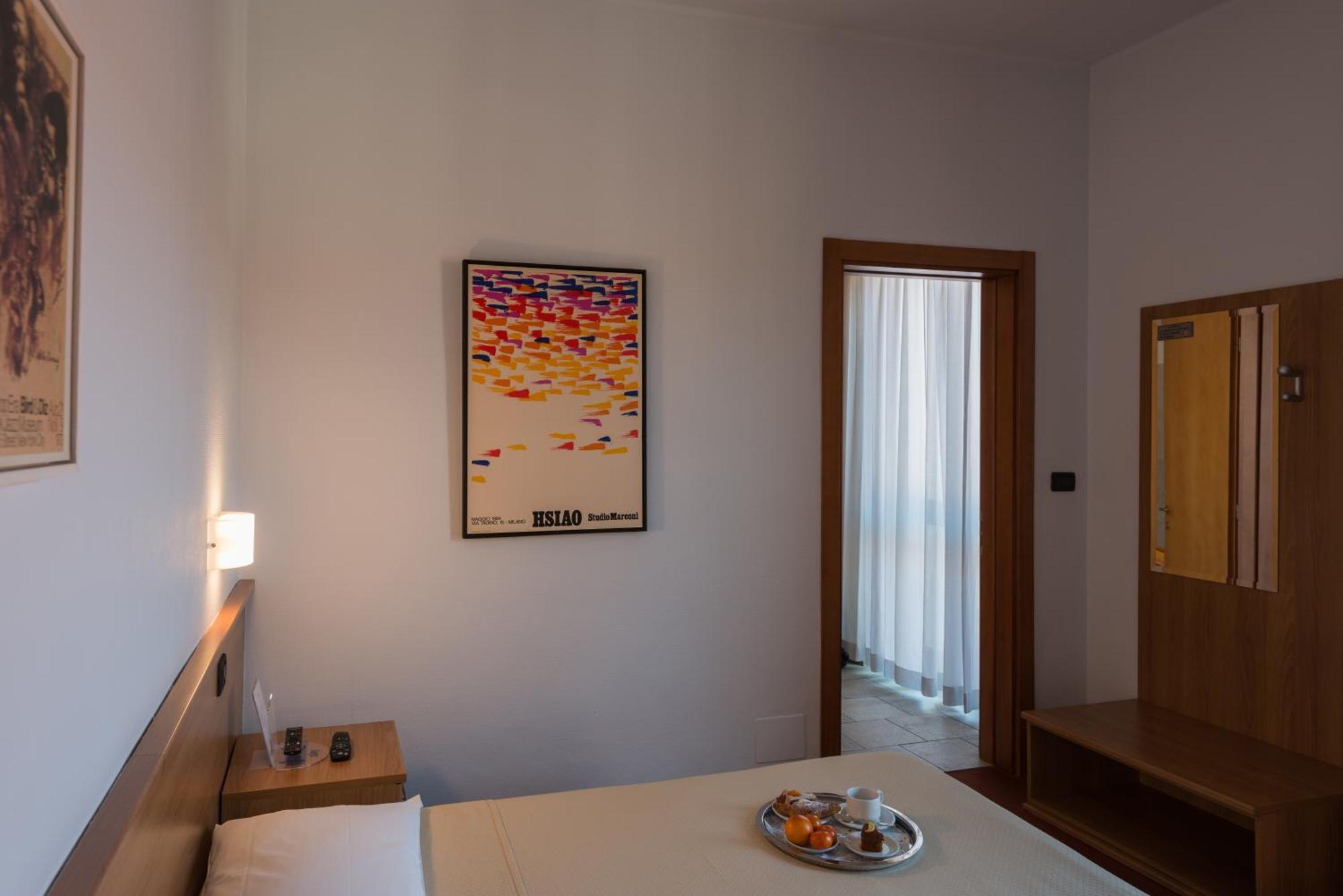 Hotel Lux Alessandria Quarto foto